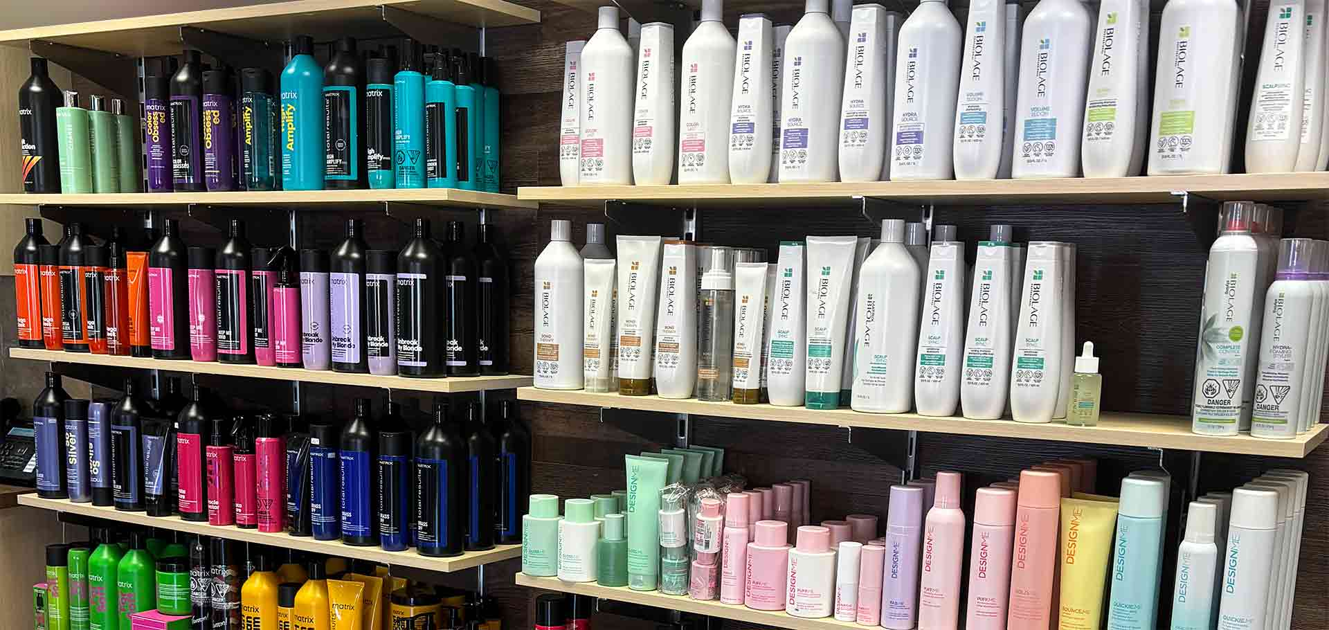 Gamme de produits en vente chez Scrupule Coiffure Ahuntsic Montréal